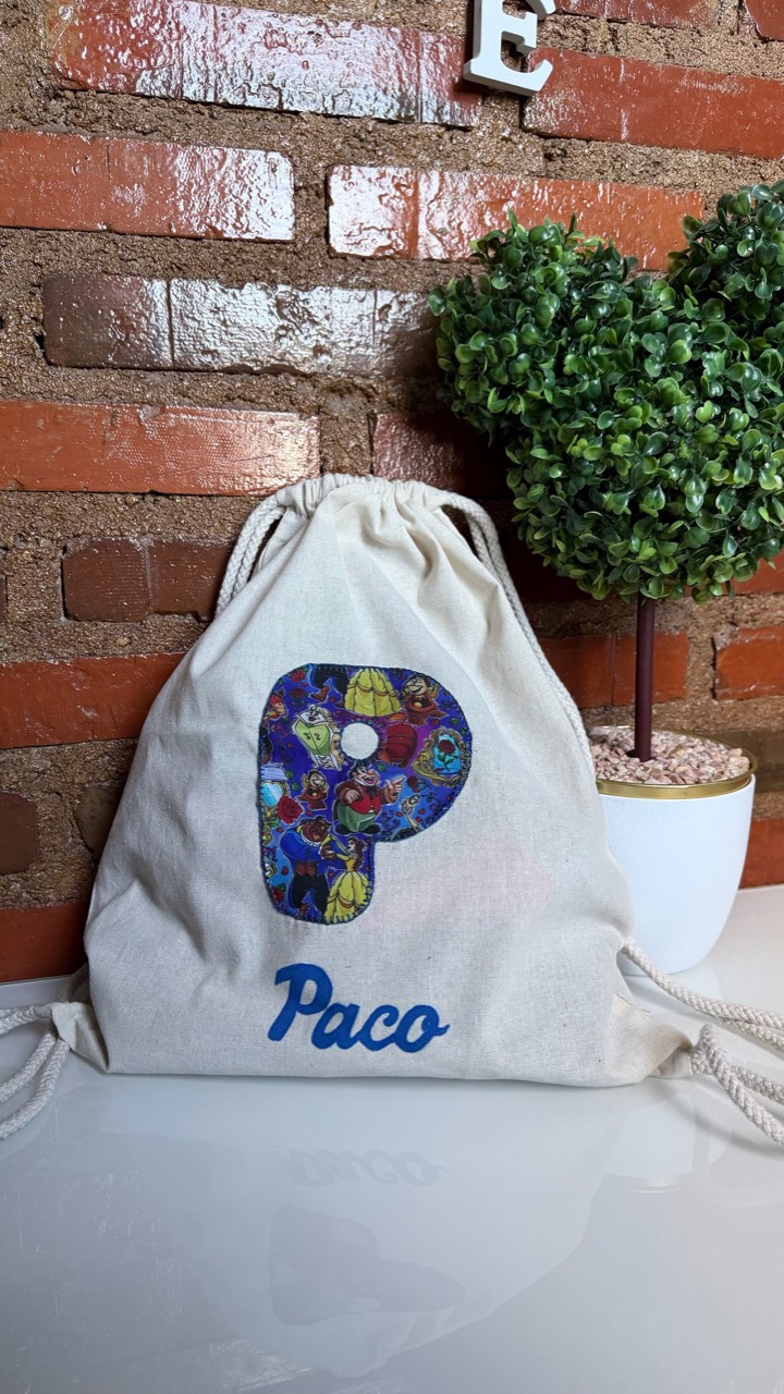 Mochila de tela personalizada con nombre